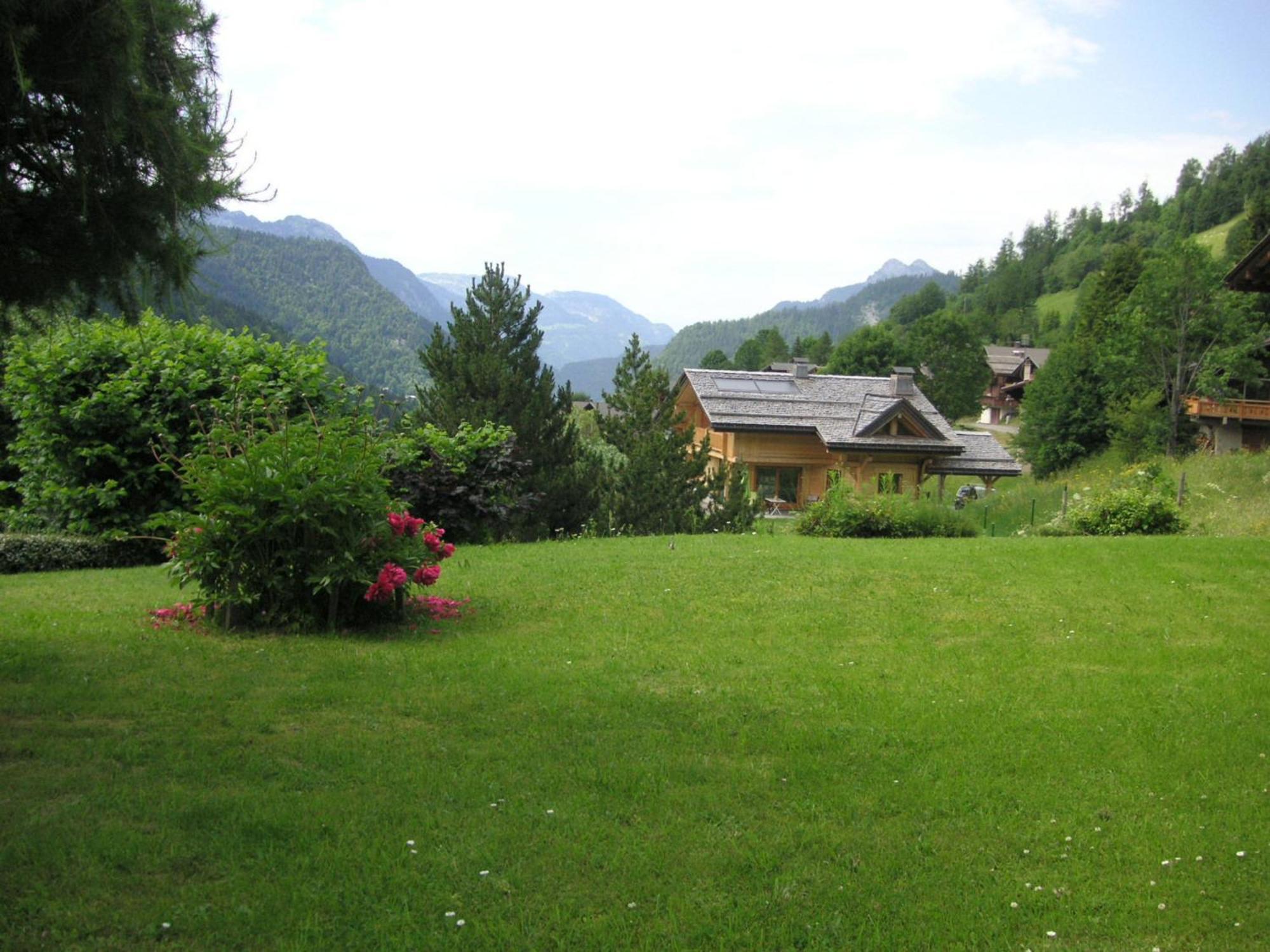 Rez De Chalet Calme Avec Terrasse - 2 Chambres, Proche Pistes A La Clusaz - Fr-1-437-10 מראה חיצוני תמונה